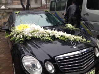 cho thuê xe cưới Mercedes